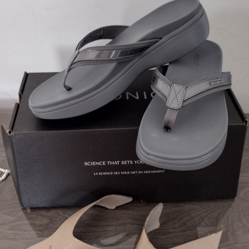 Vionic Women's High Tide II Platform Sandal in Pewter